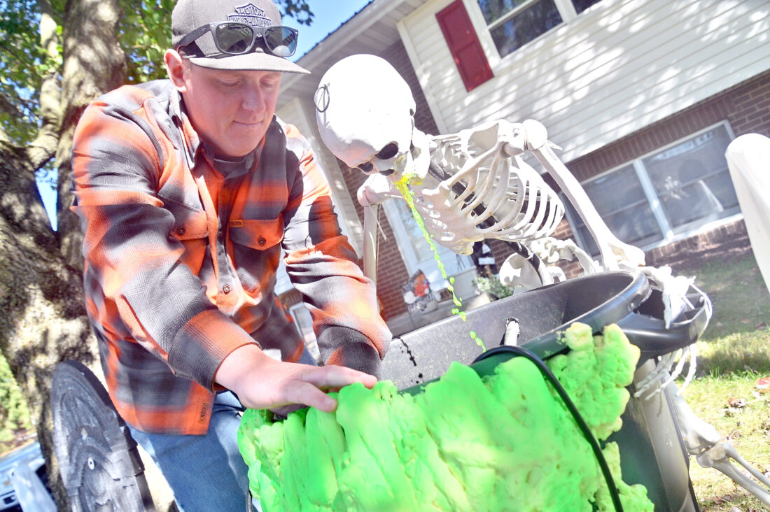 Spilling his guts | News, Sports, Jobs - Altoona Mirror, image size:1100x732